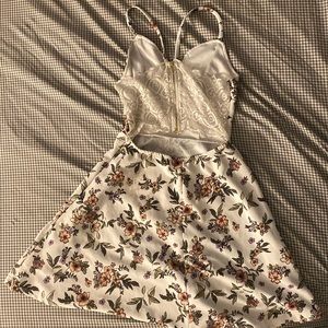 Size small colors: green pink and white